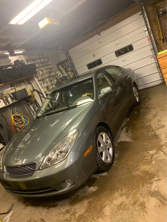 2005 Lexus ES 4th Gen - Image 2 of 3
