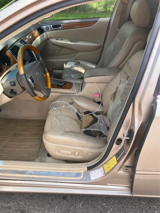 2005 Lexus ES 4th Gen - Image 10 of 12
