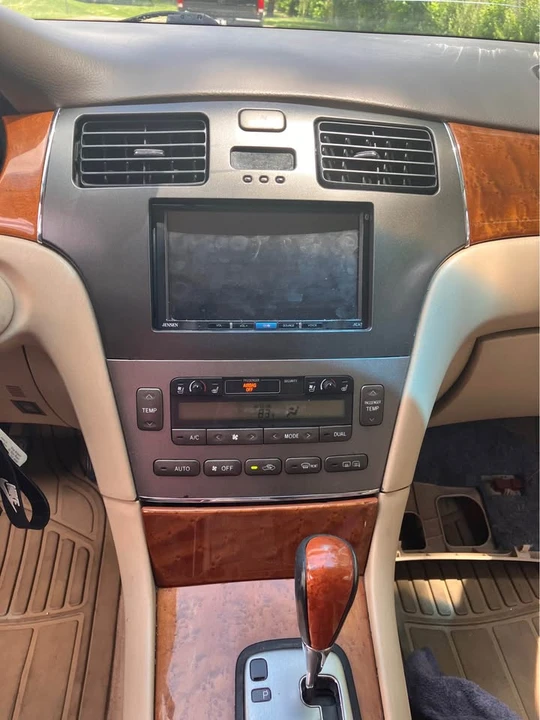 2005 Lexus ES 4th Gen - Image 9 of 12