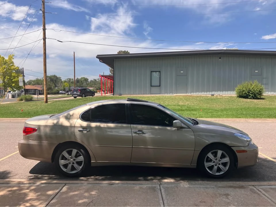 2005 Lexus ES 4th Gen - Image 2 of 12