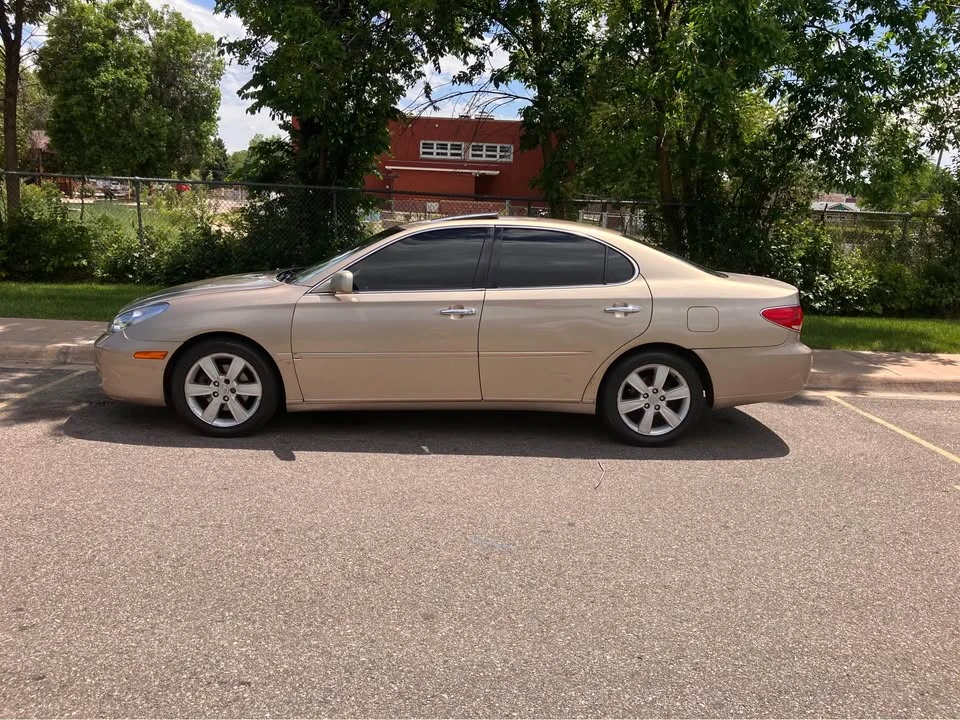 2005 Lexus ES 4th Gen - Image 4 of 12