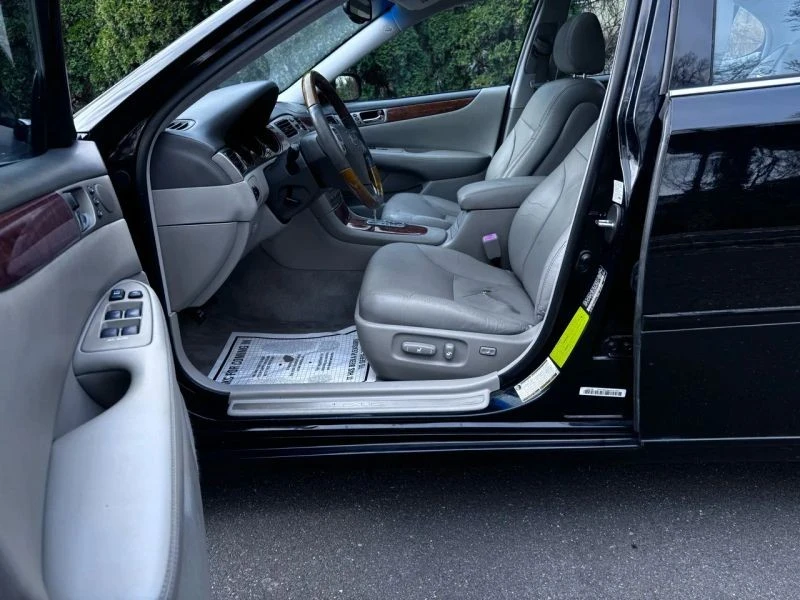 2005 Lexus ES 4th Gen - Image 10 of 12