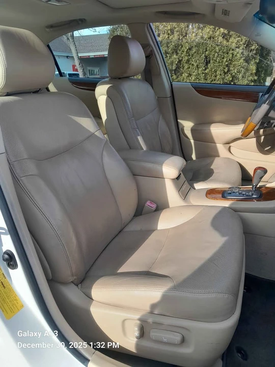 2005 Lexus ES 3rd Gen - Image 15 of 18