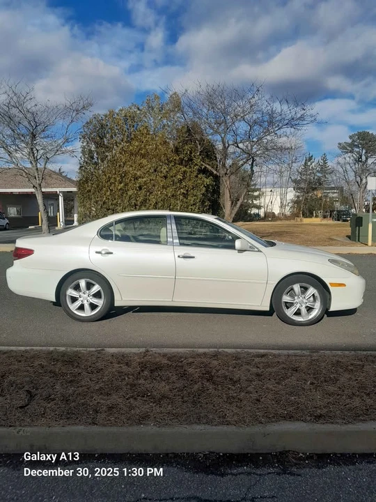 2005 Lexus ES 3rd Gen - Image 3 of 18