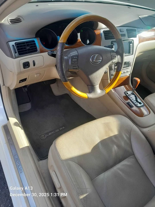 2005 Lexus ES 3rd Gen - Image 11 of 18
