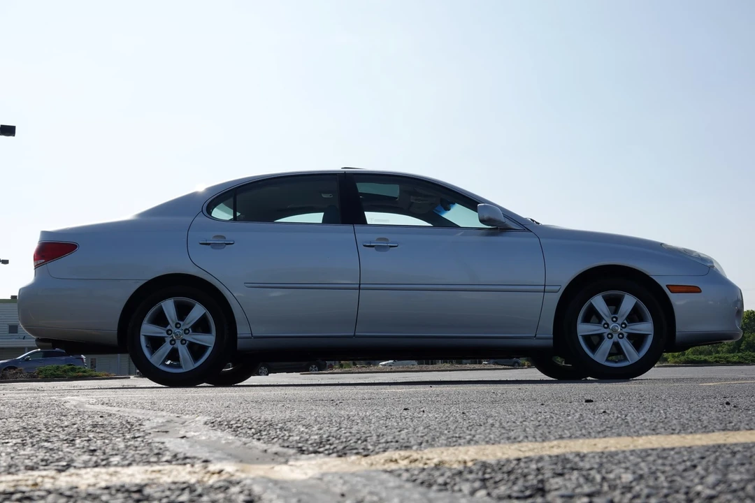 2005 Lexus ES 4th Gen - Image 24 of 31