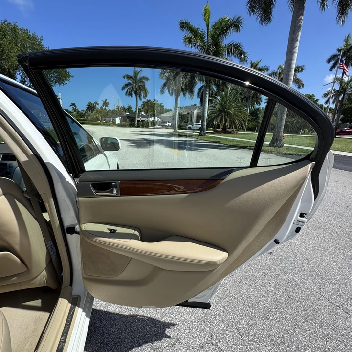2005 Lexus ES 3rd Gen - Image 15 of 21