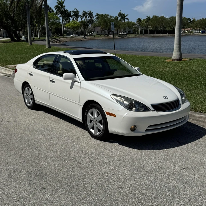 2005 Lexus ES 3rd Gen - Image 2 of 12