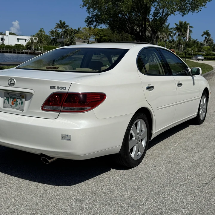 2005 Lexus ES 3rd Gen - Image 11 of 12