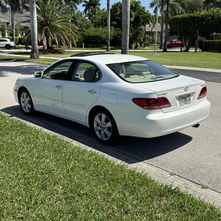 2005 Lexus ES 3rd Gen - Image 8 of 12