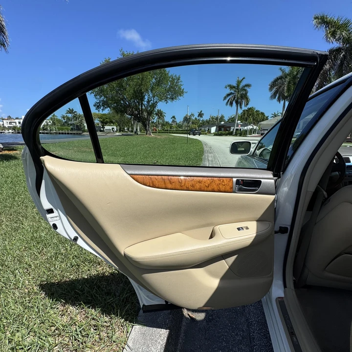 2005 Lexus ES 3rd Gen - Image 14 of 21