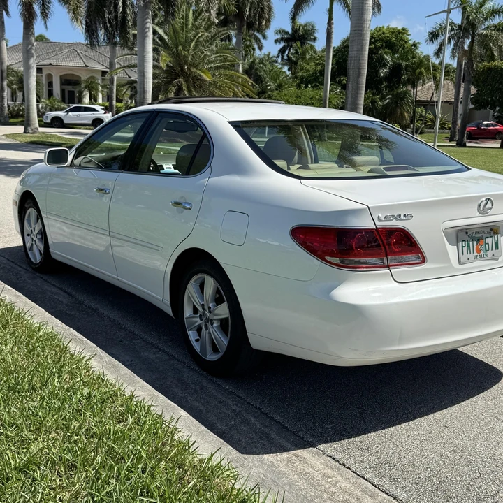 2005 Lexus ES 3rd Gen - Image 9 of 12