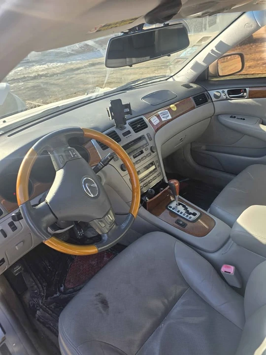 2005 Lexus ES 4th Gen - Image 6 of 15