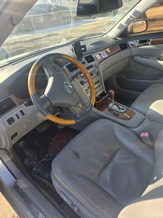2005 Lexus ES 4th Gen - Image 8 of 15
