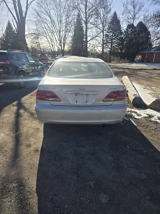 2005 Lexus ES 4th Gen - Image 15 of 15
