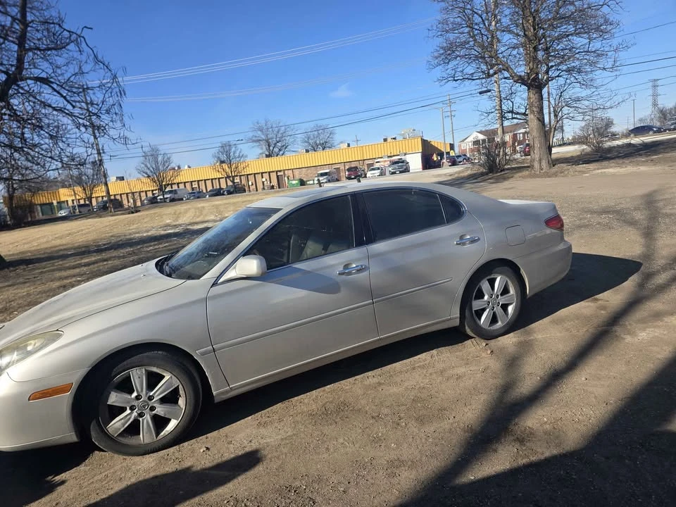 2005 Lexus ES 4th Gen - Image 14 of 15