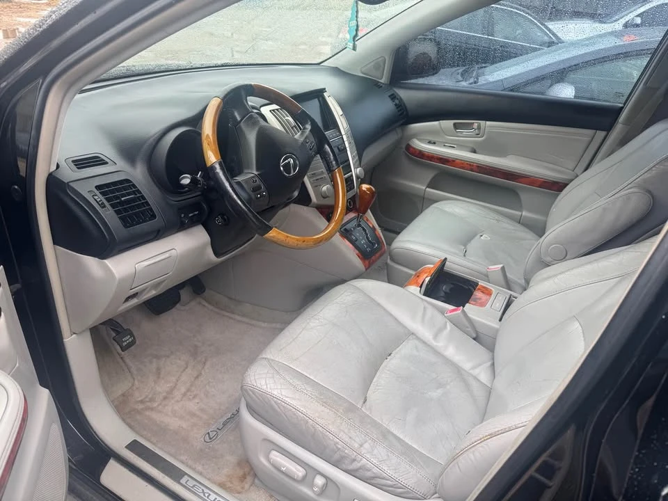 2005 Lexus RX 2nd Gen - Image 5 of 7