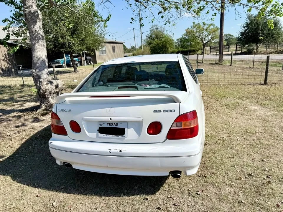 2005 Lexus GS 2nd Gen - Image 2 of 11