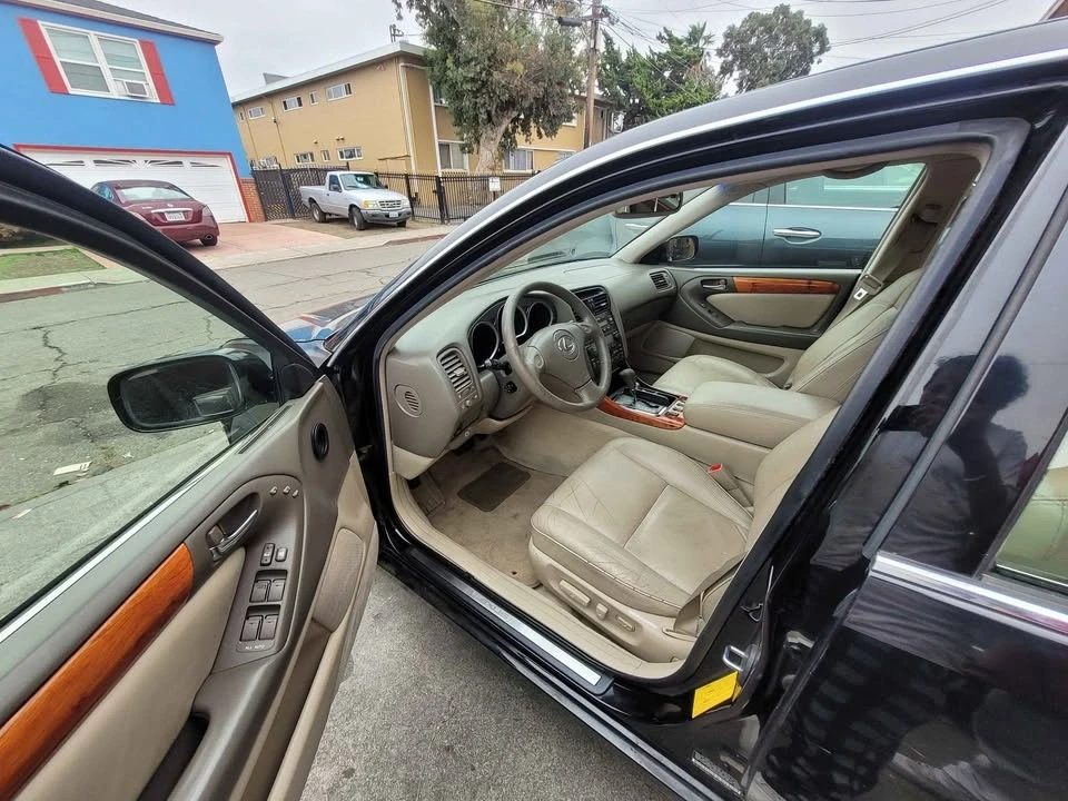 2005 Lexus GS 2nd Gen - Image 10 of 18