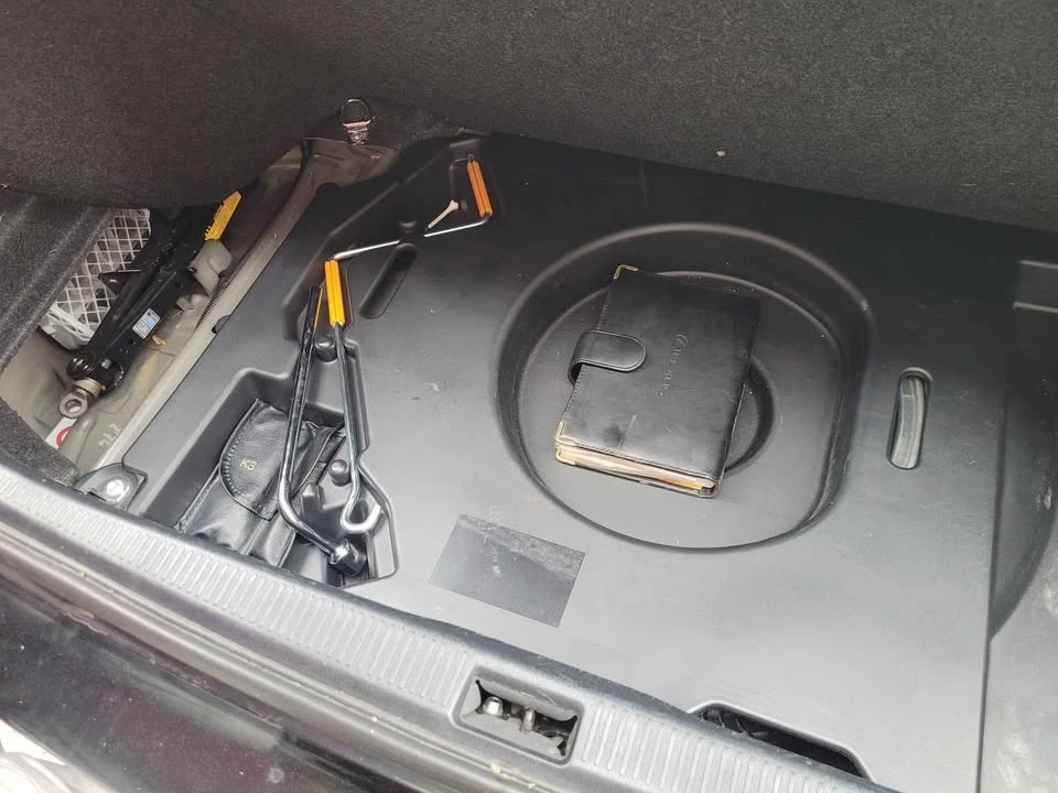 2005 Lexus GS 2nd Gen - Image 16 of 18