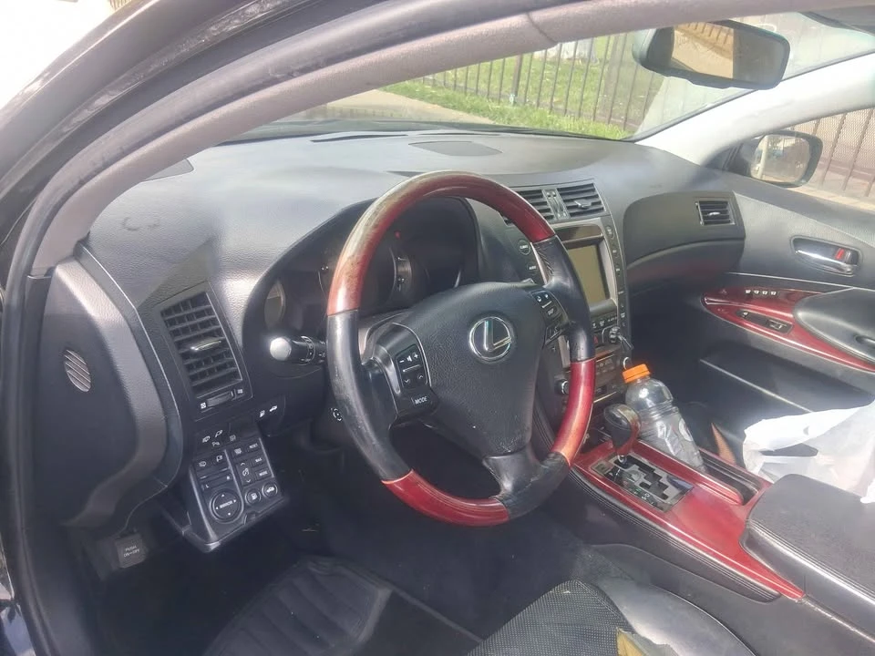 2005 Lexus GS 2nd Gen - Image 7 of 9