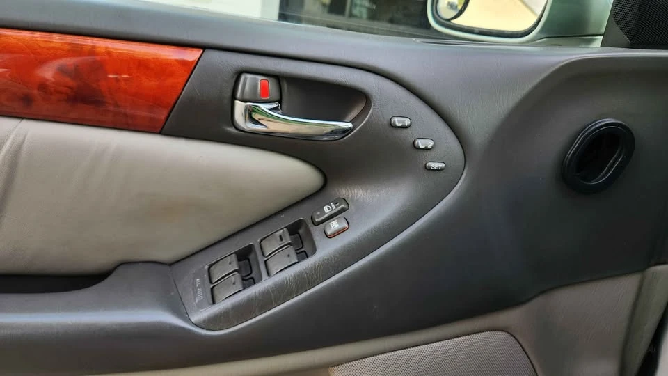 2005 Lexus GS 2nd Gen - Image 14 of 20