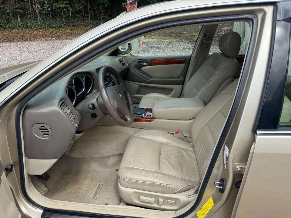 2005 Lexus GS 2nd Gen - Image 10 of 19
