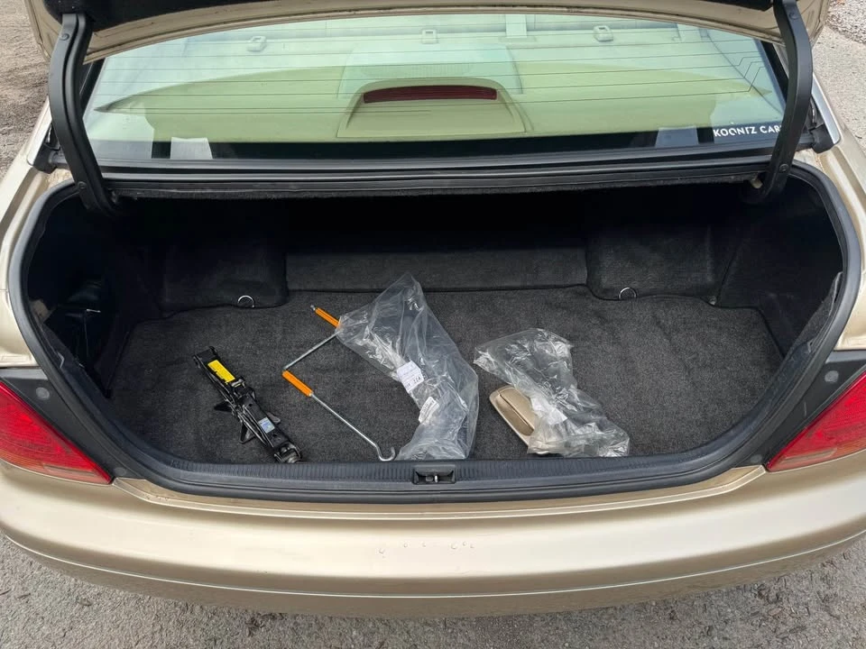 2005 Lexus GS 2nd Gen - Image 13 of 19