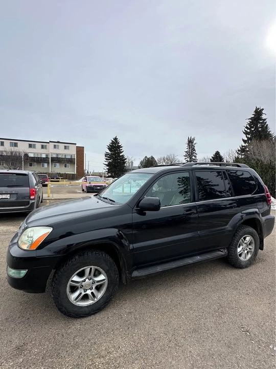 2005 Lexus GX 1st Gen - Image 2 of 6