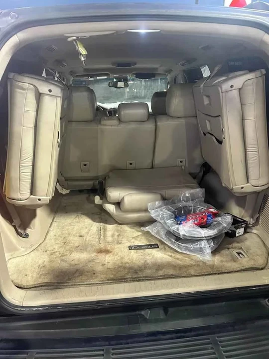2005 Lexus GX 1st Gen - Image 4 of 9