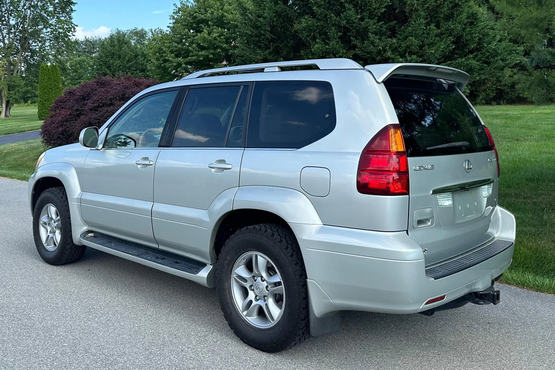 2005 Lexus GX 1st Gen - Image 4 of 31