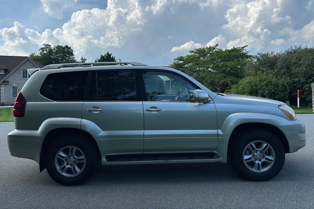 2005 Lexus GX 1st Gen - Image 3 of 31