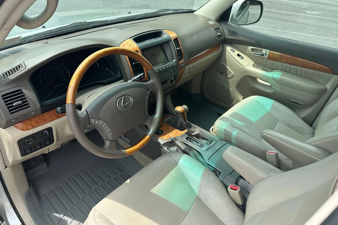 2005 Lexus GX 1st Gen - Image 28 of 31
