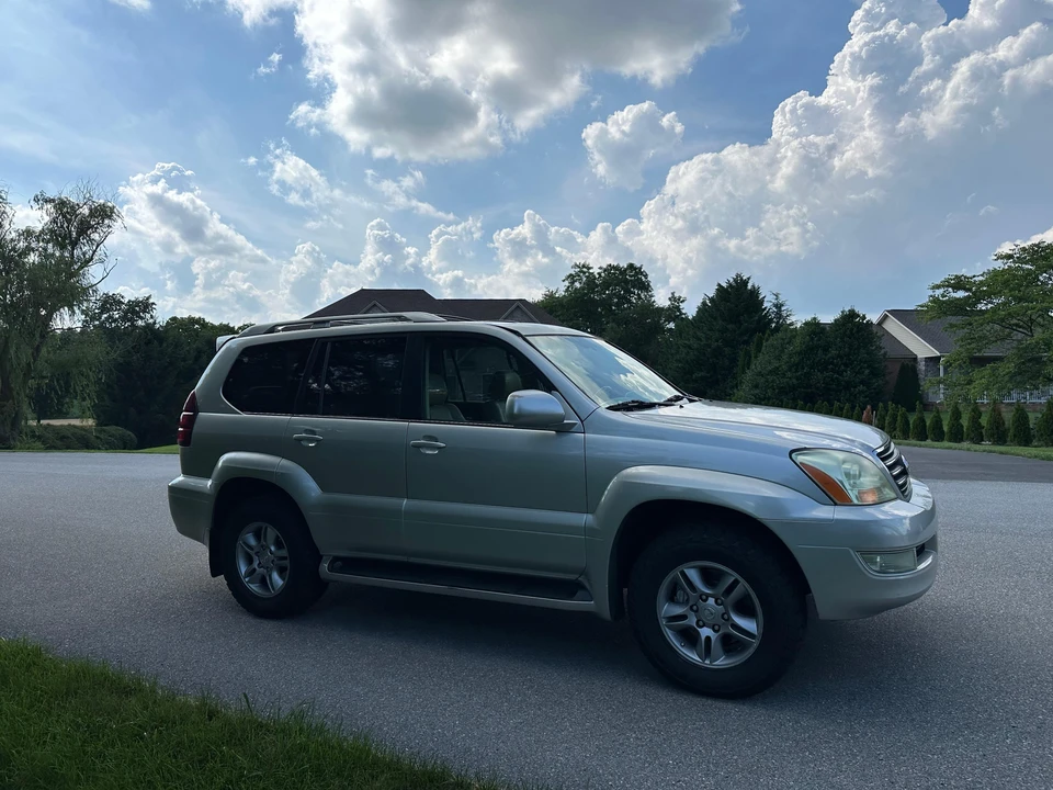 2005 Lexus GX 1st Gen - Image 17 of 31
