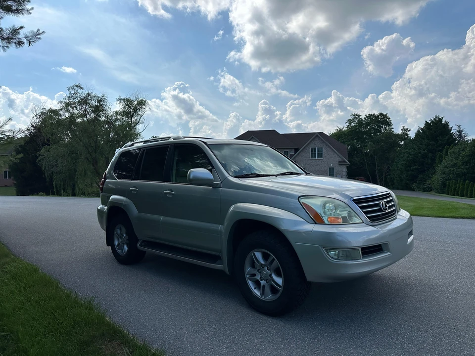 2005 Lexus GX 1st Gen - Image 18 of 31