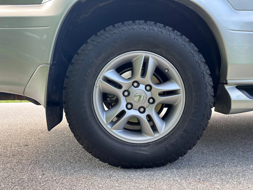 2005 Lexus GX 1st Gen - Image 23 of 31