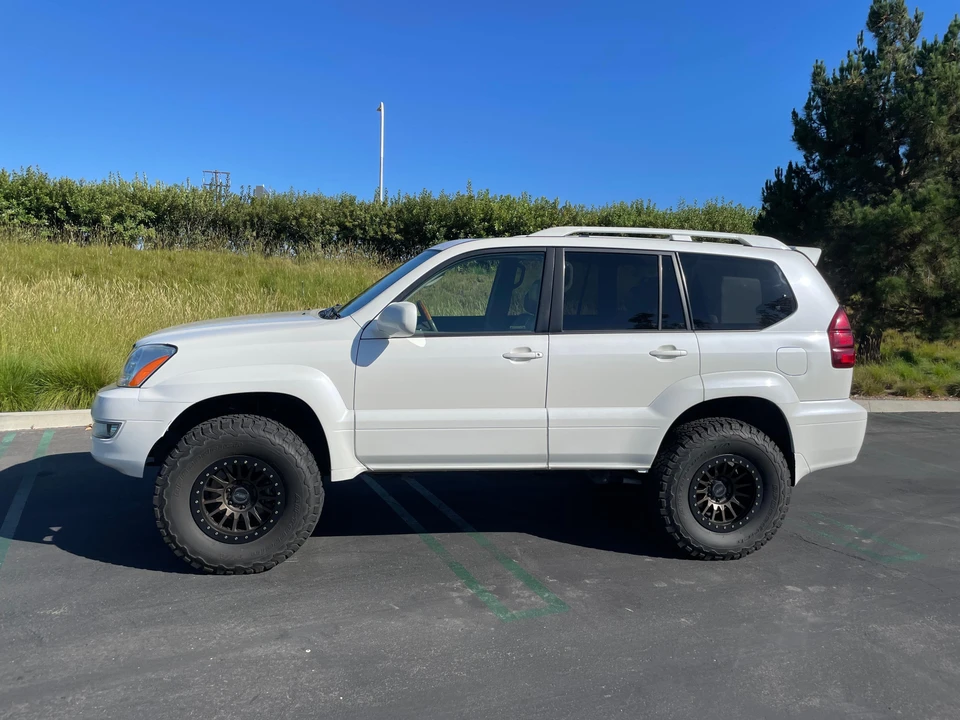 2005 Lexus GX 1st Gen - Image 10 of 31