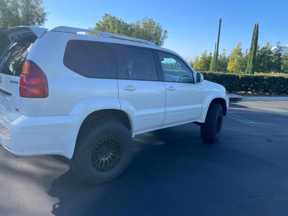 2005 Lexus GX 1st Gen - Image 14 of 31
