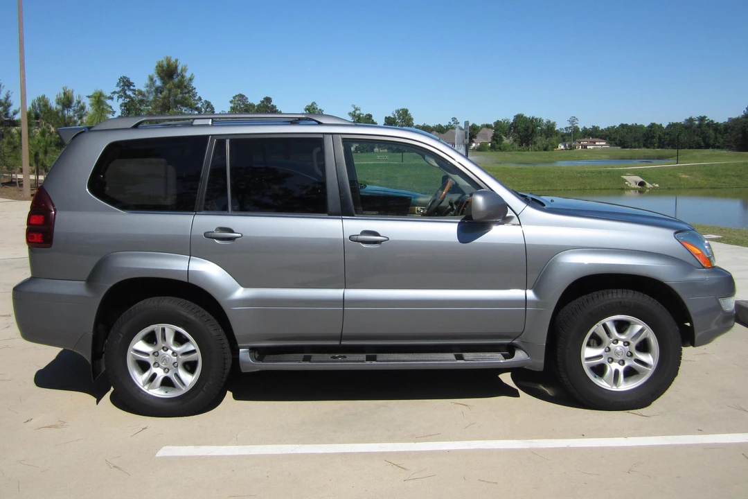 2005 Lexus GX 1st Gen - Image 3 of 5