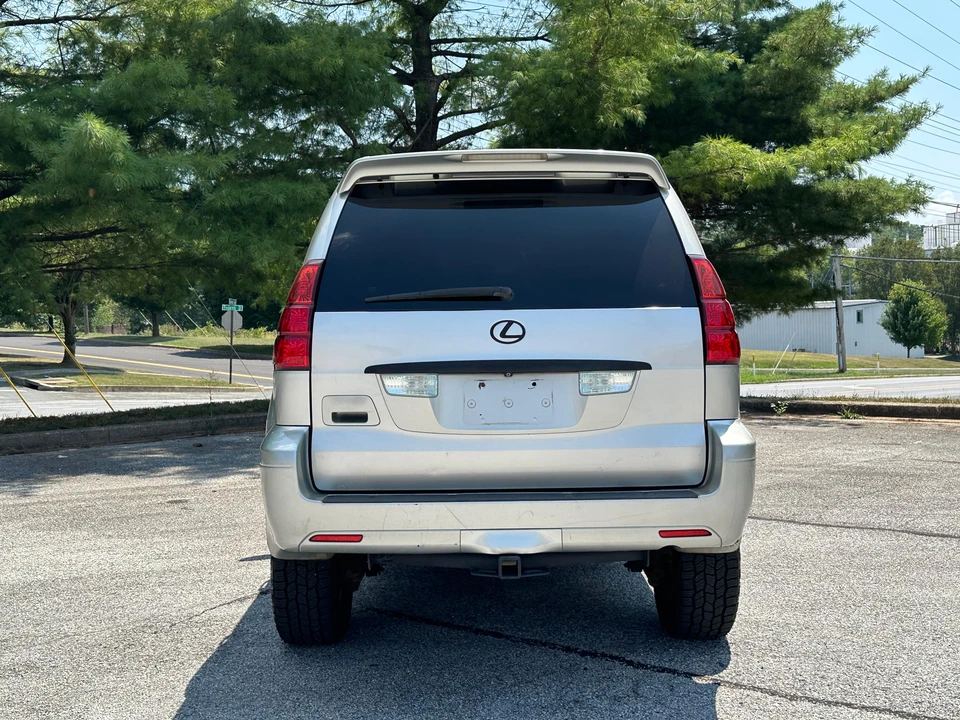 2005 Lexus GX 1st Gen - Image 25 of 31