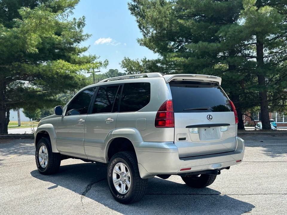 2005 Lexus GX 1st Gen - Image 24 of 31