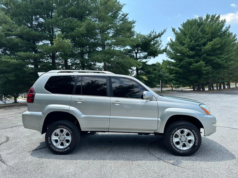 2005 Lexus GX 1st Gen - Image 29 of 31
