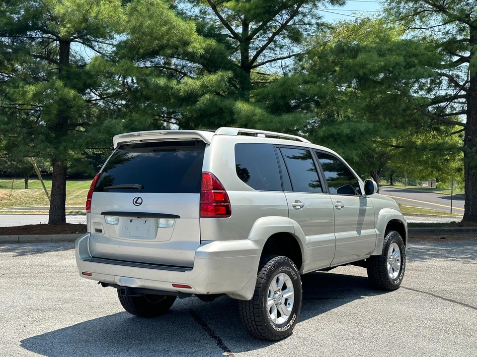 2005 Lexus GX 1st Gen - Image 26 of 31