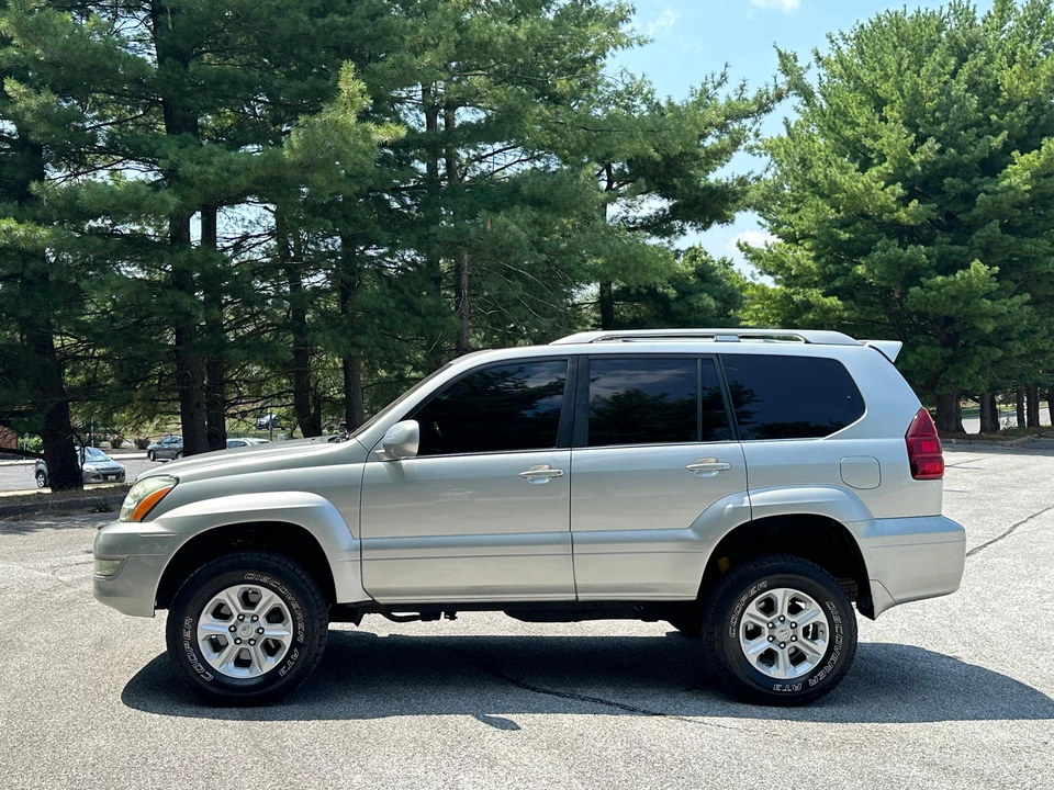 2005 Lexus GX 1st Gen - Image 22 of 31