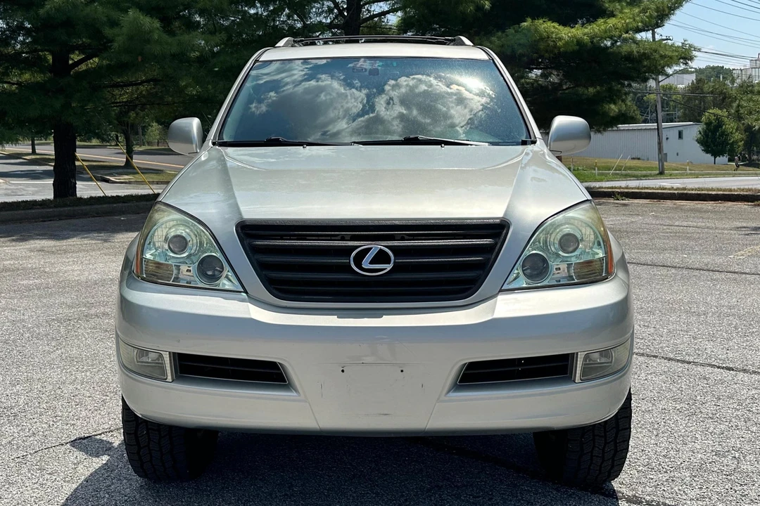 2005 Lexus GX 1st Gen - Image 2 of 31