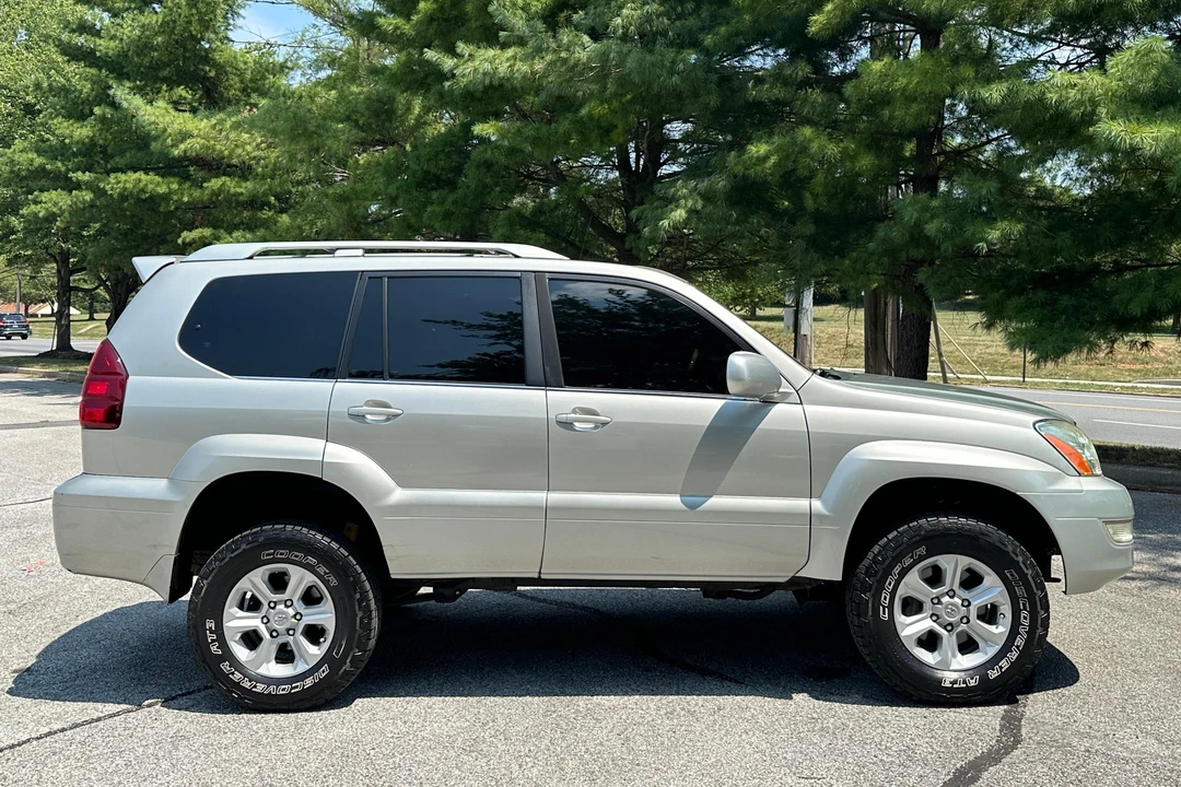 2005 Lexus GX 1st Gen - Image 3 of 31