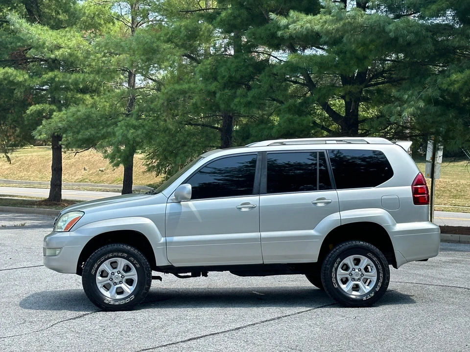 2005 Lexus GX 1st Gen - Image 23 of 31