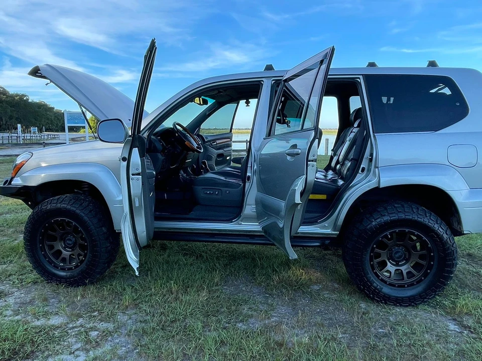 2005 Lexus GX 1st Gen - Image 11 of 31