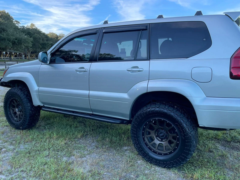 2005 Lexus GX 1st Gen - Image 12 of 31