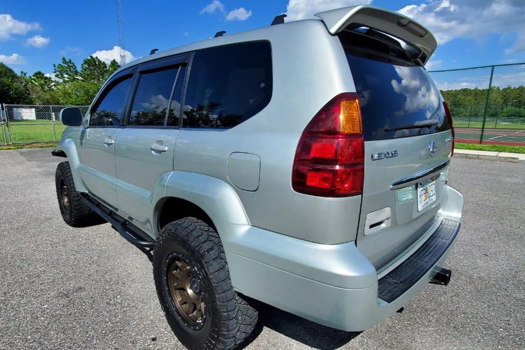 2005 Lexus GX 1st Gen - Image 14 of 31